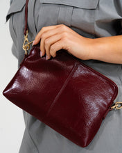 Load image into Gallery viewer, Bowery Wallet - Burgundy Crinkle