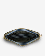 Load image into Gallery viewer, Bowery Wallet - Khaki Crinkle