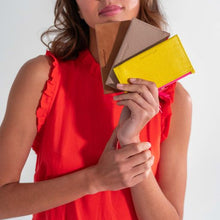 Load image into Gallery viewer, Compact Wallet - Fawn