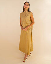 Load image into Gallery viewer, Clare Vest - Camel