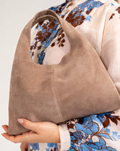 Load image into Gallery viewer, Emery Tote - Fawn Suede