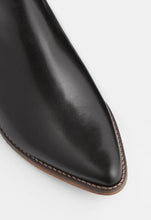 Load image into Gallery viewer, Stella - Black w. Antique Sole