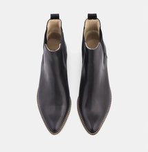 Load image into Gallery viewer, Stella - Black w. Antique Sole