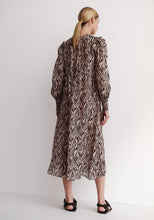 Load image into Gallery viewer, Everley Shirred Dress - Print