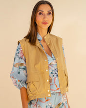 Load image into Gallery viewer, Clare Vest - Camel