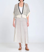 Load image into Gallery viewer, Textured Knit Vest - Cream / Black