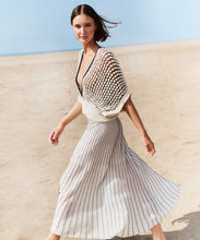 Load image into Gallery viewer, Textured Knit Vest - Cream / Black