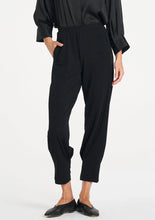 Load image into Gallery viewer, Powder Knit Jet Pant - Black