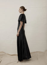 Load image into Gallery viewer, Fluted Como Skirt - Navy Metallic