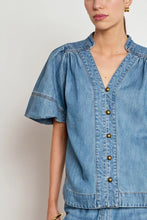 Load image into Gallery viewer, Magnify Top - Mid Wash Denim