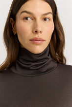 Load image into Gallery viewer, Turtle Neck Merino Tee - Date