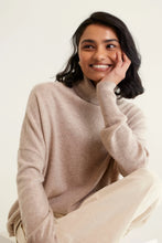 Load image into Gallery viewer, Polo Bay Cashmere Sweater - Lightweight Beige