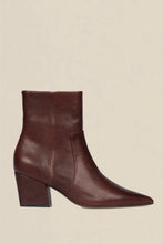 Load image into Gallery viewer, Penchant Boot - Currant Leather