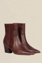 Load image into Gallery viewer, Penchant Boot - Currant Leather