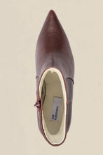 Load image into Gallery viewer, Penchant Boot - Currant Leather