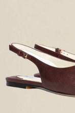 Load image into Gallery viewer, Settle Sling Back - Currant Leather