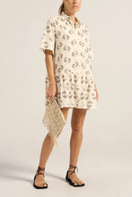 Load image into Gallery viewer, Macrame fringe clutch - Ivory