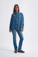 Load image into Gallery viewer, Beth Denim Jacket - Dakota Wash