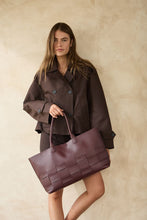 Load image into Gallery viewer, Kensington Tote - Wine