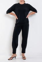 Load image into Gallery viewer, Powder Knit Plaza Crew Top - Black