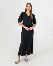 Load image into Gallery viewer, Evita Short Sleeve  Knit - Black