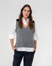 Load image into Gallery viewer, Sevilla Vest - Charcoal Multi