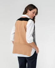 Load image into Gallery viewer, Sevilla Vest - Charcoal Multi