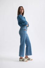 Load image into Gallery viewer, Freya Jean Leather pocket - 70's Blue