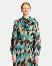 Load image into Gallery viewer, Kitty Blouse Exclusive seasonal print - Haze