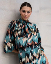 Load image into Gallery viewer, Kitty Blouse Exclusive seasonal print - Haze