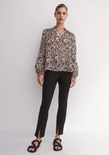 Load image into Gallery viewer, Everley Shirred Shirt - Print
