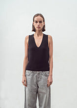 Load image into Gallery viewer, N.35  Cashmere Low V Tank - Black