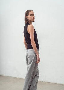 N.35  Cashmere Low V Tank - Black