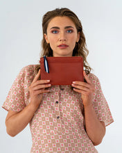 Load image into Gallery viewer, New York Coin Purse - Rust