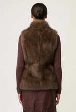 Load image into Gallery viewer, Hazel Fur - Walnut