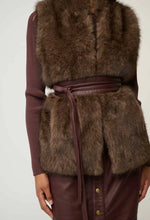 Load image into Gallery viewer, Hazel Fur - Walnut