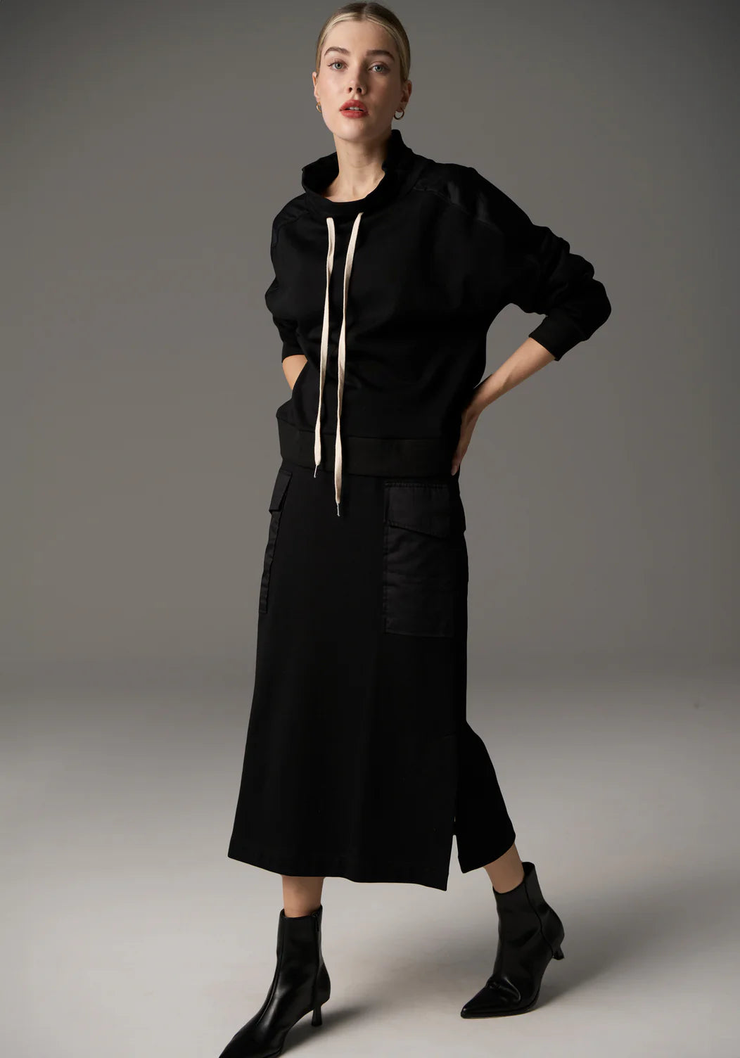 Nuray  Sweatshirt - Black