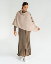 Load image into Gallery viewer, Cashmere Caplet - Light Brown