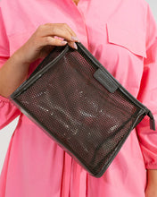 Load image into Gallery viewer, Santorini Case Large - Khaki Mesh