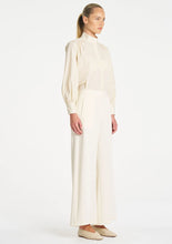 Load image into Gallery viewer, Italian Taffeta Gathered Shirt - Vanilla