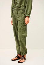 Load image into Gallery viewer, Giany Pants - Khaki