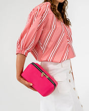 Load image into Gallery viewer, Washbag - Fuschia PU