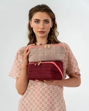 Load image into Gallery viewer, Washbag - Burgundy