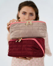 Load image into Gallery viewer, Washbag - Burgundy