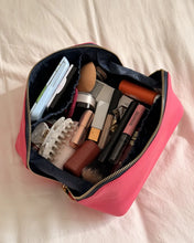 Load image into Gallery viewer, Washbag - Fuschia PU