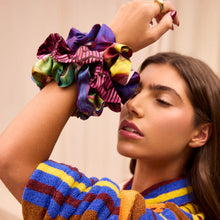 Load image into Gallery viewer, Scrunchie