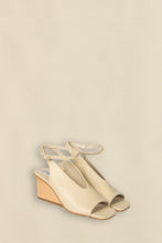 Load image into Gallery viewer, Gala Wedge - Cashew