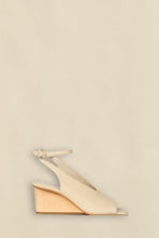 Load image into Gallery viewer, Gala Wedge - Cashew
