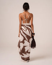 Load image into Gallery viewer, Ibsco Sarong - Chocolate/Cream
