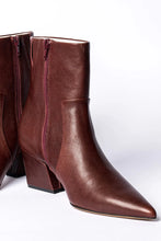 Load image into Gallery viewer, Penchant Boot - Currant Leather